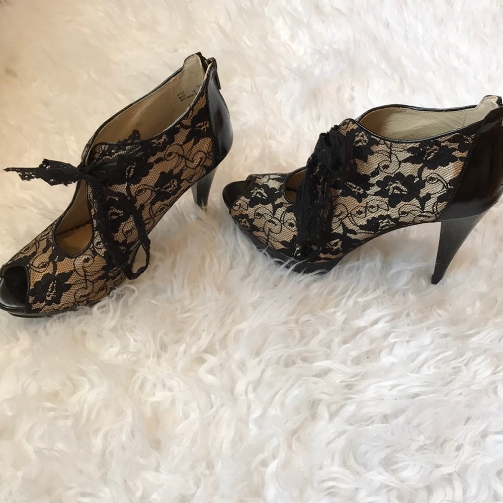 Lace booties with colors of Black and Cream